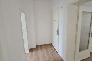 Alles neu! Renovierte 2,5 Raum Wohnung in ruhiger und zentraler Lage! – Blumenthalstraße 23, 45138 Huttrop, Essen – Vorschaubild 3
