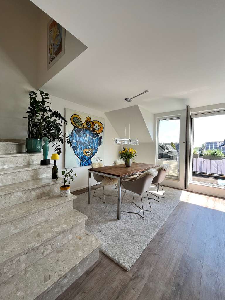 Helle & stilvolle, modernisierte Maisonette-Wohnung in Grevenbroich