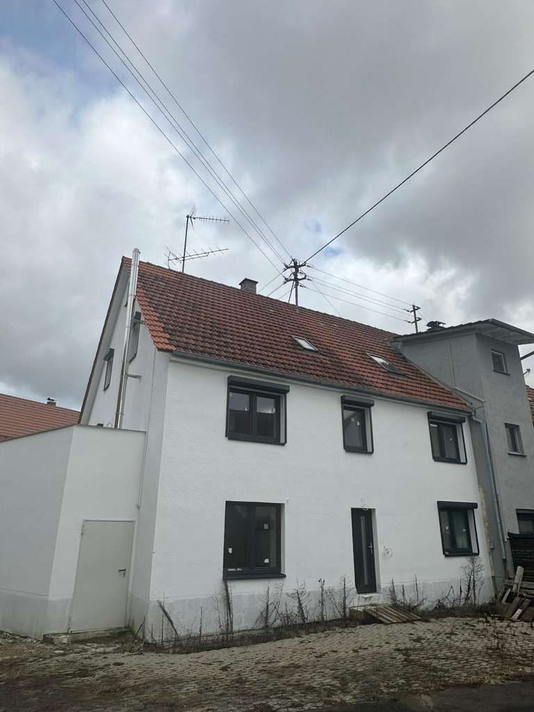 Immobilie in Pfronstetten - Exklusives Reihenhaus mit Einliegerwohnung in Pfronstetten – 210 m² Wohnfläche, 8 Zimmer - Bild 4