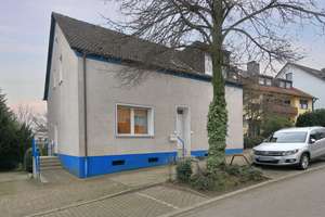 Einfamilienhaus mit Wintergarten, Doppelgarage und großer Dachterrasse