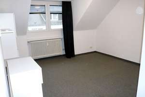 Helle, gemütliche Dachgeschosswohnung in Essen-Bergerhausen, Dach und Fenster 2020 erneuert