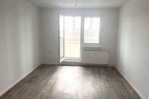 Bezugsfrei: Helle sanierte 3-Zimmer Wohnung in Schönefeld