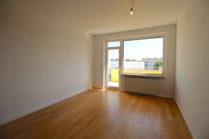 EXKLUSIV PEMPELFORT PARKETT EINBAUKÜCHE BALKON MODERNES WANNENBAD RUHIG + HELL 3. ETAGE/FRANKENSTR. – Frankenstraße 23A, 40476 Derendorf, Düsseldorf – Vorschaubild 2