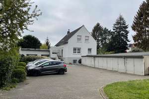 Direkt an der Uni! Neu renoviertes WG-Haus für bis zu 6 Studenten/Freunde -Terrasse und neue Küche!
