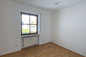 *3-Raum Wohnung mit Balkon und Stellplatz* – Rützengrüner Str. 12B, 8228 Rodewisch – Vorschaubild 3