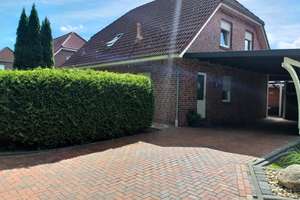 Wohnhaus in Marienhafe für jede Lebensphase – mit Sauna und Option zur Zweifamiliennutzung – Die vollständige Adresse der Immobilie erhältst du vom Anbieter., 26529 Marienhafe – Vorschaubild 2