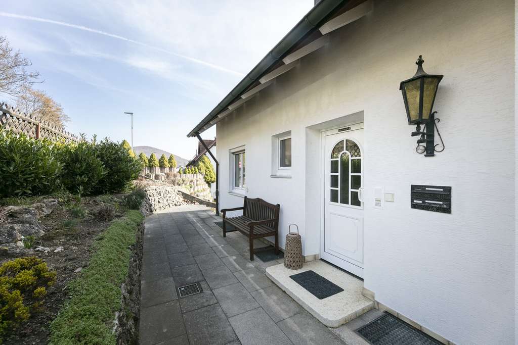 Immobilie in Schelklingen - Ruhige Aussichtslage - 
Viel Platz für die ganze Familie! - Bild 2