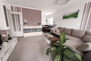 Vermietete 2-Zimmer-Wohnung mit Weitblick, Aufzug und Balkon - Kapitalanlage in Traunreut – Die vollständige Adresse der Immobilie erhältst du vom Anbieter., 83301 Traunreut – Vorschaubild 2