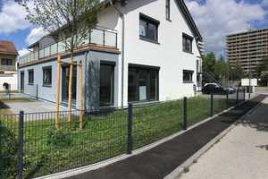 Exklusive 4-Zimmer-Doppelhaushälfte mit gehobener Innenausstattung und EBK in München Freimann – Thujaweg 2a, 80939 München – Vorschaubild 1