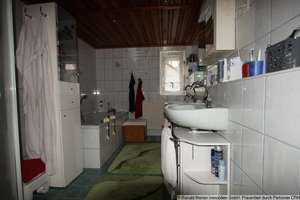 kleines Haus mit sonnigen Garten, Garage , 2 Carports, Werkstatt und Waldstück – Wölfiser Str. 40, 99885 Luisenthal – Vorschaubild 13