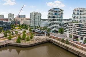 Leben zwischen Elbe und Skyline – Luxuriöses Strandhaus-Apartment mit Panoramablick – Großer Grasbrook 19, 20457 HafenCity, Hamburg – Vorschaubild 1