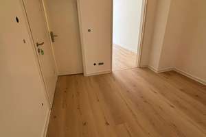 ***ERSTBEZUG NACH RENOVIERUNG - UNI UM DIE ECKE*** – Kopernikusstr. 61, 40225 Bilk, Düsseldorf – Vorschaubild 2