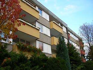 hwg - Für die kleine Familie! Großzügige 3-Raum Wohnung mit Balkon in grüner Lage!