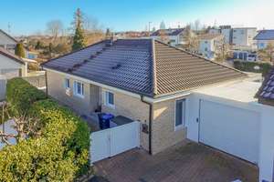 Modernisierter Bungalow mit Pool, Sauna und großem Garten in Ebersbach Bünzwangen – Die vollständige Adresse der Immobilie erhältst du vom Anbieter., 73061 Ebersbach an der Fils – Vorschaubild 8