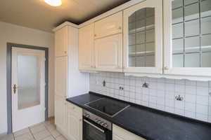 Einziehen & Ausblick genießen – Renovierte 2-Zimmer-Wohnung mit Fernsicht auf Erbbaugrund – Lübeck – Vorschaubild 1