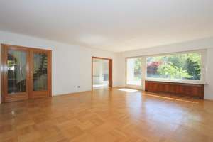 Ihr neues Zuhause wartet - Einfamilienhaus mit 836 m² Traumgrundstück und Gestaltungspotenzial – Die vollständige Adresse der Immobilie erhältst du vom Anbieter., 76287 Rheinstetten – Vorschaubild 2