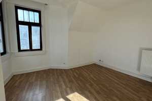 helle 2-Zimmer Altbauwohnung in Wiesbaden-Westend – Zietenring 17, 65195 Wiesbaden – Vorschaubild 2