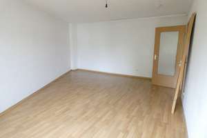 Mit Blick in den wunderschönen, grünen Innenhof*Auf Wunsch mit Einbauküche! – Wolfgang-Heinze-Str. 55, 4277 Connewitz, Leipzig – Vorschaubild 4