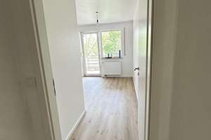 Familienfreundliche 4-Zimmer-Wohnung mit Balkon und moderner Raumaufteilung – Wolfringstr. 14, 90765 Ronhof, Kronach, Fürth – Vorschaubild 3