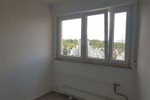 Traumhafte Aussicht: 
frisch renovierte 2-Zimmer-Wohnung 
mit Balkon 
im "Romeo & Julia"-Ensemble – Die vollständige Adresse der Immobilie erhältst du vom Anbieter., 70437 Rot, Stuttgart – Vorschaubild 5