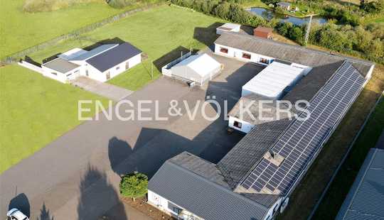 Bild von Gewerbe- und Wohnimmobilie mit Büros, Produktion und Lagerhallen