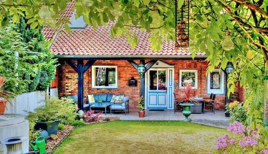 Bild von Verträumtes Fachwerkhaus mit Scheune 