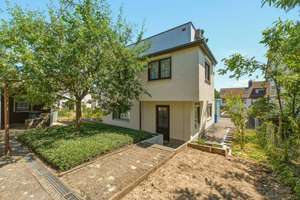 Charmantes 2-Familienhaus mit ausgebautem Dachgeschoss, Garten und Garage in ruhiger Lage – Die vollständige Adresse der Immobilie erhältst du vom Anbieter., 73249 Wernau (Neckar) – Vorschaubild 68