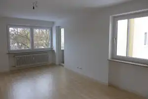 Schöne helle 3-Zimmer-Wohnung am Lerchenauer See – Franz-Sperr-Weg 1, 80995 München – Vorschaubild 1