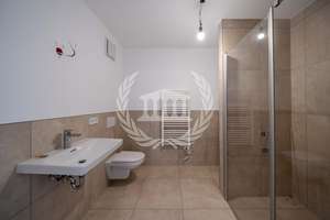 RESERVIERT! Kaufen & einziehen: 3-Zi-Neubauwohnung im EG mit Terrasse & Garten | KfW40 QNG | W03 – Die vollständige Adresse der Immobilie erhältst du vom Anbieter., 93059 Reinhausen, Regensburg – Vorschaubild 23
