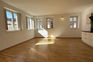 Mitten in der Neuen Altstadt: Sonnig, geräumig, ungewöhnlich! Zwischen Main und Bankenviertel – 60311 Altstadt, Frankfurt am Main – Vorschaubild 9