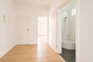 Frisch renovierte 2-RW im 1. OG* sonniger Balkon* Bad mit Dusche*  Keller* zentrale Lage* PKW-SP* – Hülßestraße 15, 1237 Reick, Dresden – Vorschaubild 16