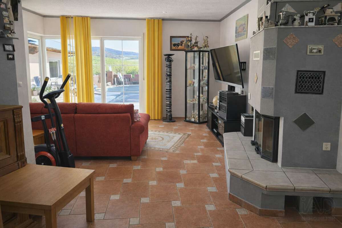 Immobilie in Itzgrund - „Leben am Rand der Natur – stilvolles Einfamilienhaus in idyllischer Ortsrandlage“ - Bild 2