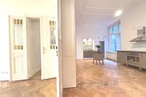 SCHÖNE, SEHR GROSSZÜGIGE 5-6 ZIM. ALTBAU-WHG. + BALKON UNWEIT MEYERINCKPLATZ – Berlin – Vorschaubild 2