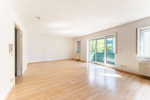 Freie! Eigentumswohnung mit Südbalkon und TG-Stellplatz - Gestaltungspotenzial inklusive! – Die vollständige Adresse der Immobilie erhältst du vom Anbieter., 1279 Laubegast, Dresden – Vorschaubild 5