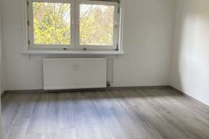 Gemütliche Dachgeschosswohnung mit ausgezeichneter Autobahnanbindung – Swindonstraße 9, 38226 Lebenstedt, Salzgitter – Vorschaubild 2