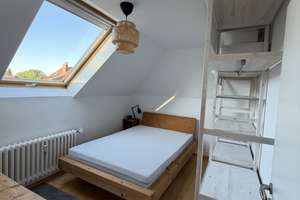 Zwei Zimmer direkt am Südpark Helle Dachgeschosswohnung mit Balkon in 6 Parteien-Haus – Breitbrunner Str. 24, 81379 Am Waldfriedhof, München – Vorschaubild 5