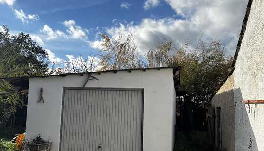 Bild von Einfamilienhaus in ruhiger Dorflage mit großem Grundstück Garage und Stallungen