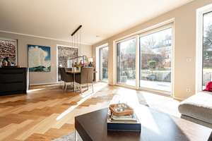 Modernes Einfamilienhaus in begehrter Wohnlage mit großer Terrasse und Garten – Die vollständige Adresse der Immobilie erhältst du vom Anbieter., 22391 Wellingsbüttel, Hamburg – Vorschaubild 7