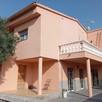 CV087. Vilafant. Haus zu verkaufen