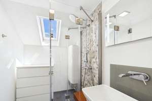 Die Tür geht auf, der Blick hinauf: 4-Zimmer mit Südbalkon und Weitsicht in Feuerbach! – 70469 Feuerbacher Tal, Stuttgart – Vorschaubild 18
