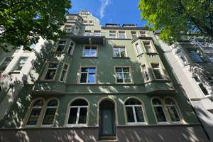 Herrliche 3,0-Zimmer-Altbau-Wohnung mit Balkon in beliebter Lage von Hagen – Moltkestr. 8, 58089 Wehringhausen, Hagen – Vorschaubild 1