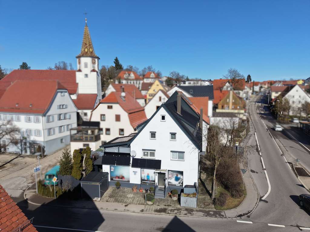 Immobilie in Sonnenbühl - Raumwunder: Wohn- und Geschäftshaus mit 3 Einheiten - Bild 1