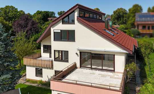 Großes Einfamilienhaus mit Einliegerwohnung / Büro in ruhiger Lage von Pliezhausen