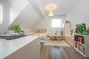 Attraktives Zweigenerationshaus mit Garten, Garage und Stellplätzen – provisionsfrei – Böblingen (Kreis) – Vorschaubild 3