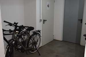 Lichtdurchflutete 3-Zimmer-Wohnung mit Balkon, Aufzug, Garage & neuwertiger Einbauküche – 42653 Gräfrath, Solingen – Vorschaubild 9