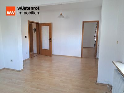 Helle 3-Zimmer-Wohnung im 1. OG mit Stellplatz