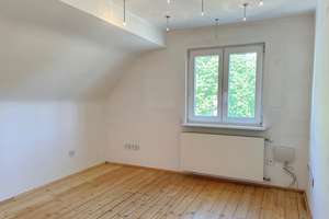 EIN ZUHAUSE MIT SEELE, DIREKT AM MAIN - Einzigartiges Einfamilienhaus mit Garten und Garage – 60386 Fechenheim, Frankfurt am Main – Vorschaubild 13