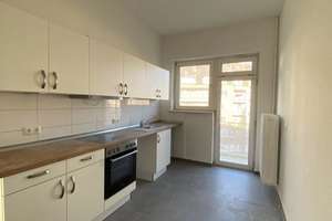 1-Zimmer-Wohnung in der Kieler Vorstadt. Vor Einzug Renoviert mit Einbauküche – Holstenstraße 56-58, 24103 Vorstadt, Kiel – Vorschaubild 2