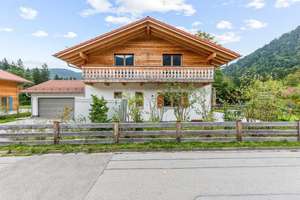 Bezugsfreies Wohnensemble am Schliersee – Zwei neuwertige Einfamilienhäuser auf 2.132 m² – Die vollständige Adresse der Immobilie erhältst du vom Anbieter., 83727 Schliersee – Vorschaubild 25