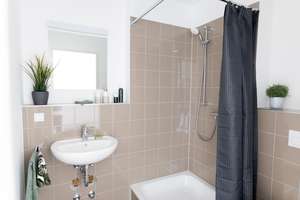 Zentral und modern:  Möbliertes Apartment mit großzügigem Balkon in Düsseldorf Rath – 40472 Rath, Düsseldorf – Vorschaubild 11